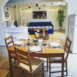 https://cassatella-house.taorminaitalyhotels.com
